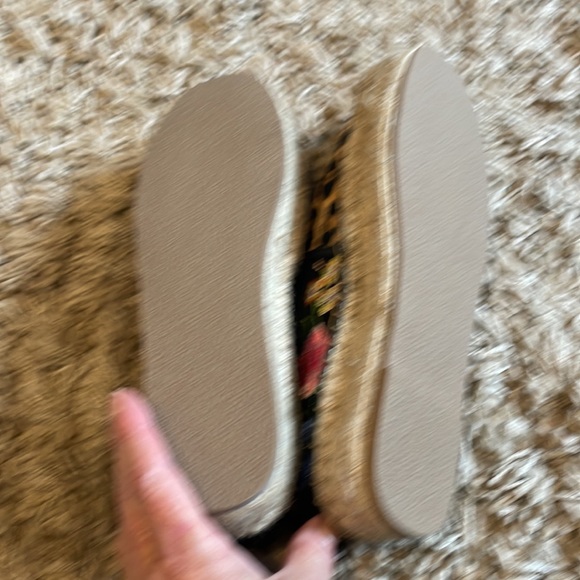 NIB Johnny Was Garden Leopard Espadrilles - Picture 8 of 11